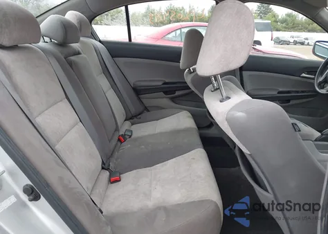 2010 Honda Accord 2.4 Lx z USA, uszkodzony, nr VIN 1HGCP2F30AA134655